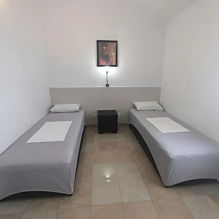 Otok 2 Apartment *