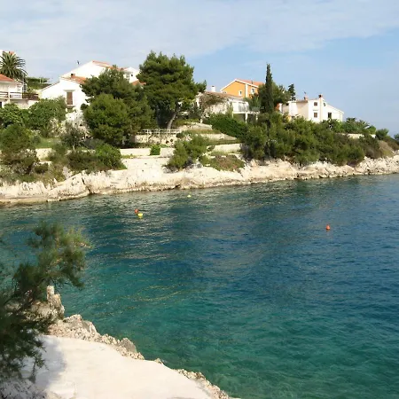 Otok 2