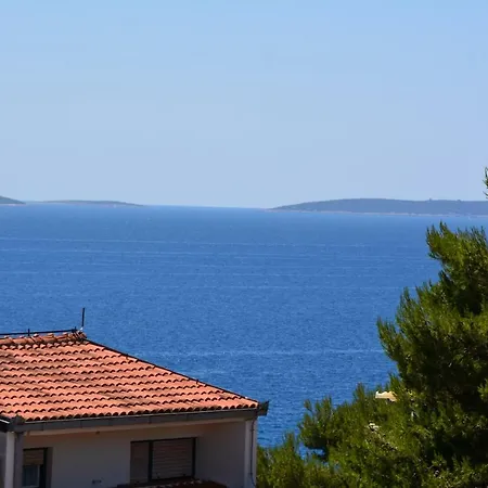 Otok 2 Trogir