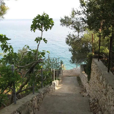 Otok 2 * Trogir