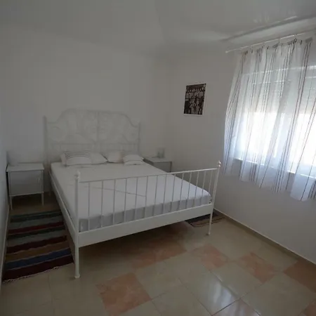 Apartment Otok 2 *