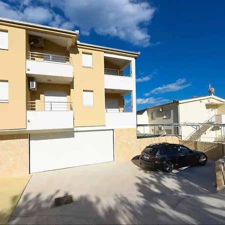 Otok 2 Apartment *
